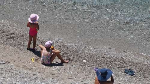 Συναγερμός σε παραλίες των Χανίων: Παιδιά στο νοσοκομείο από τσίμπημα θαλάσσιας ανεμώνης