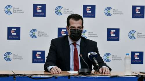 Πλεύρης για &quot;φαινόμενα Μπισμπίκη&quot;: &quot;Αν κάποιος ανάψει πούρο, του φέρνουν και μακρόστενο τασάκι&quot;