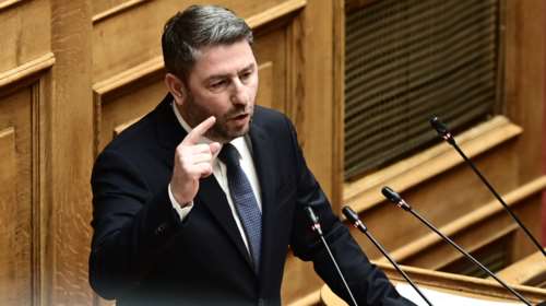 Ανδρουλάκης: Πώς χρηματοδοτούνται οι κουκουλοφόροι του διαδικτύου και της Ομάδας Αλήθειας;