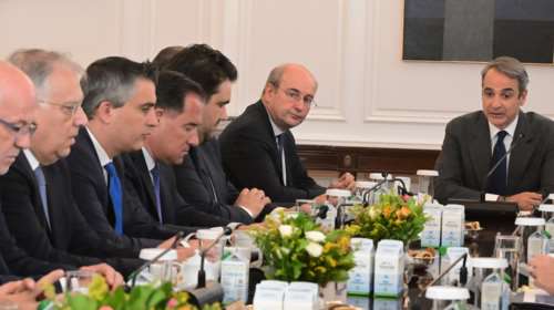 Στη γωνία η κυβέρνηση για το σκάνδαλο ΟΠΕΚΕΠΕ: Υπόσχεται επιστροφή των κλεμμένων - &quot;Οχι&quot; σε άλλες παραιτήσεις υπουργών