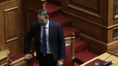 Ο Μητσοτάκης στο ιατρείο της Βουλής - Τα συλλυπητήριά του για τον καρδιολόγο που "έφυγε" από κορονοϊό