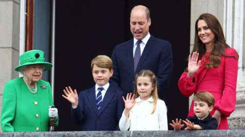 Το διαφορετικό σχολείο των πριγκιπόπουλων: Με μαθήματα ξιφασκίας, μελισσοκομίας, ραψίματος &amp; μαγειρικής