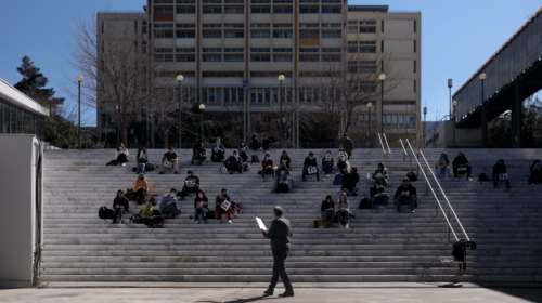 Πανελλήνιες 2021: Στο 8,27 ο χαμηλότερος βαθμός για εισαγωγή στα Πανεπιστήμια - 26.000 μένουν εκτός