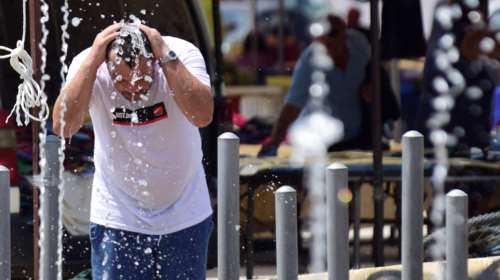 Καιρός - Επελαύνει ο καύσωνας: Φλέγεται η χώρα με ακραίες θερμοκρασίες έως και 47 βαθμούς