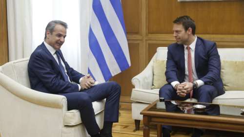 Μετωπική Μητσοτάκη με Κασσελάκη για τα... αστακοκάραβα: Τα ερωτήματα και οι ασάφειες