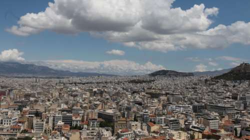 Ακίνητα: Αγκάθι οι παγωμένες οικοδομικές άδειες - Οι λύσεις του υπουργείου Περιβάλλοντος και η ανησυχία της αγοράς