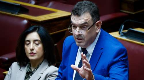 Στην Πινακοθήκη κρατείται ο βουλευτής Παπαδόπουλος της Νίκης- &quot;Δικτατορία Μητσοτάκη&quot;, διαμαρτύρεται ο δικηγόρος του