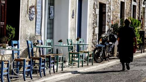 Κορονοϊός-Φθιώτιδα: Οι θαμώνες την κοπάνησαν - Την &quot;πλήρωσε&quot; ο καφετζής