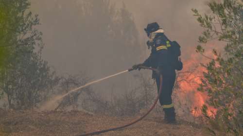 Συναγερμός για φωτιά στο Ηράκλειο: Μήνυμα 112 στους κατοίκους τεσσάρων χωριών για εκκένωση