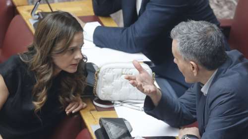 Δημοσκόπηση Interview: Προβάδισμα της Αχτσιόγλου για τη προεδρία του ΣΥΡΙΖΑ - &quot;Βλέπουν&quot; δεύτερο κόμμα το ΠΑΣΟΚ