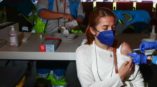 ΕΜΑ: Στο &quot;μικροσκόπιο&quot; οι αναφορές για το εμβόλιο της Johnson &amp; Johnson - Οι πρώτες αντιδράσεις των χωρών για τις θρομβώσεις