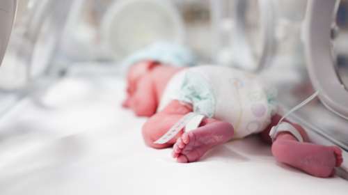 Τι είναι το σύνδρομο ανατάραξης που υπέστη το μωρό στη Μεσσηνία - Ποιες βλάβες μπορεί να προκαλέσει