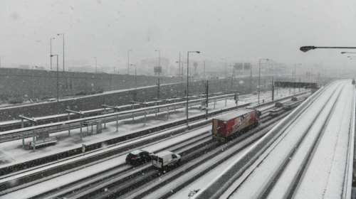 Ραγδαίες εξελίξεις: Εισαγγελική έρευνα για τους εγκλωβισμένους επί ώρες οδηγούς και το χάος στην Αττική οδό