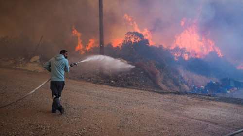 Φωτιές: Βελτιωμένη η εικόνα - Ενεργό μέτωπο σε Κύθηρα και Εύβοια, διάσπαρτες εστίες σε Μεσσηνία και Χανιά