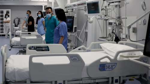 Κορονοϊός: Δεν πέφτουν τα κρούσματα παρά το lockdown - Ασφυξία στην Αττική με 36 κενές ΜΕΘ