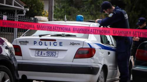 Γλυφάδα: Άστεγος χτύπησε με πέτρα 70χρονη - Διασωληνωμένη η γυναίκα, ο δράστης έχει 18 αποδράσεις από ψυχιατρείο