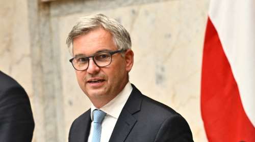 &quot;Οι συναντήσεις στη Βεγγάζη τελικά δεν μπόρεσαν να πραγματοποιηθούν&quot;: Η αντίδραση του Ευρωπαίου Επιτρόπου για την Λιβύη