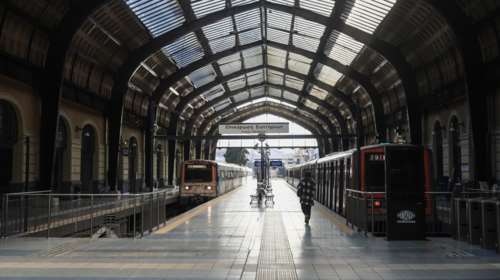 Κανονικά τα δρομολόγια του Ηλεκτρικού - Αποκαταστάθηκε η κυκλοφορία μετά την πτώση άνδρα στις γραμμές