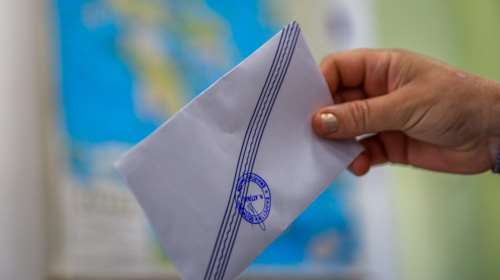 Δημοσκόπηση GPO: To 37,4% των ψηφοφόρων αυτοπροσδιορίζεται ως αντισυστημικό - Ποια κόμματα ενισχύονται λόγω Τεμπών