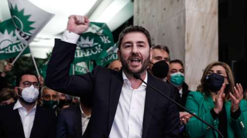 Το εντυπωσιακό come back του πράσινου ήλιου με 180.000 ψηφοφόρους - Η &quot;πρώτη φορά ΠΑΣΟΚ&quot; για χιλιάδες νέους