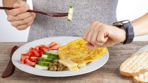 Γιατί πρέπει να τρώμε νωρίς το τελευταίο γεύμα της ημέρας - Τα οφέλη της διαλειμματικής νηστείας