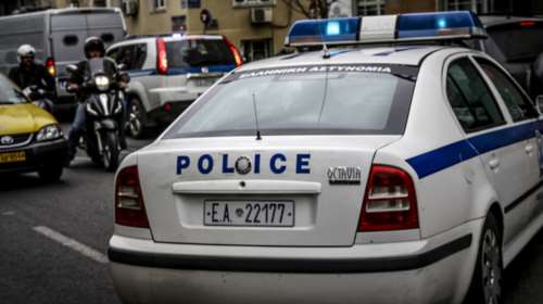 Συναγερμός στην Αγία Βαρβάρα: Άνδρας με καλάσνικοφ άνοιξε πυρ στον δρόμο