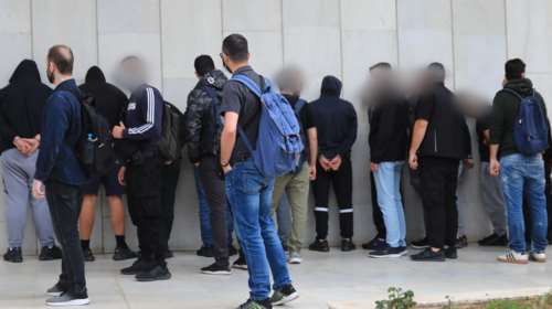 Χούλιγκαν ΑΕ: Το "άγνωστο" στικάκι USB με βίντεο φωτιά, οι τρεις προστατευόμενοι μάρτυρες και ο εμφύλιος στη Θύρα 7