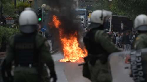 Ένταση στο Γεωπονικό Πανεπιστήμιο – Ομάδα ατόμων έβαλε φωτιές σε κάδους [βίντεο]