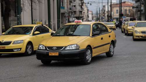 Φορολογικό νομοσχέδιο: Οι τέσσερις αλλαγές της τελευταίας στιγμής για καφενεία, ταξί και περίπτερα