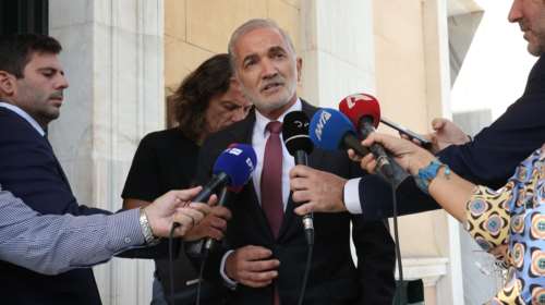 Πού το πάει ο Μάριος Σαλμάς: Τον αδειάζουν και από την ομάδα των 11 - Αρχίζει &quot;μασάζ&quot; σε βουλευτές ο Μητσοτάκης