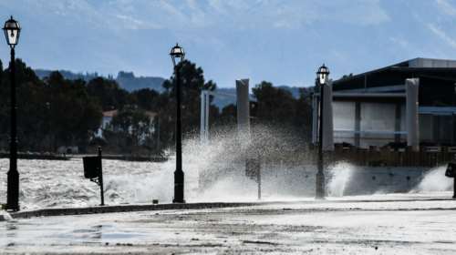 Καιρός: Πέφτει η θερμοκρασία από σήμερα - Ανεμοι έως 8 μποφόρ, πού θα σημειωθούν βροχοπτώσεις