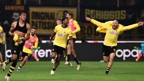 ΑΕΚ - Ολυμπιακός 1-0 στη δεύτερη αγωνιστική των playoff της Super League: Στην κορυφή της βαθμολογίας οι &quot;κιτρινόμαυροι&quot;