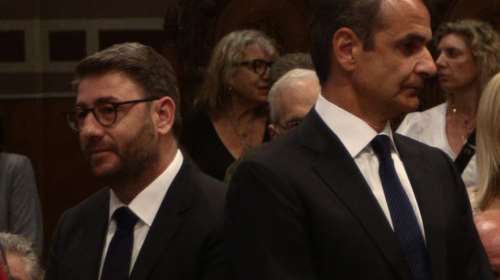 Παρασκήνιο: Γιατί ο Μητσοτάκης καρφώνει το ΠΑΣΟΚ - Τι κρύβει η επίθεσή του για την ψήφο των αποδήμων