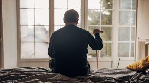 Σκηνικό φρίκης στο γηροκομείο στον Κορυδαλλό - &quot;Τους έδεναν στα καλοριφέρ και στα κρεβάτια, ήταν υποσιτισμένοι&quot;