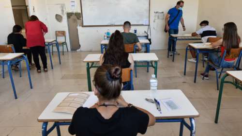 Πανελλαδικές 2021: &quot;Κλειδώνουν&quot; οι ημερομηνίες των εξετάσεων - Τι είπε η Ν. Κεραμέως