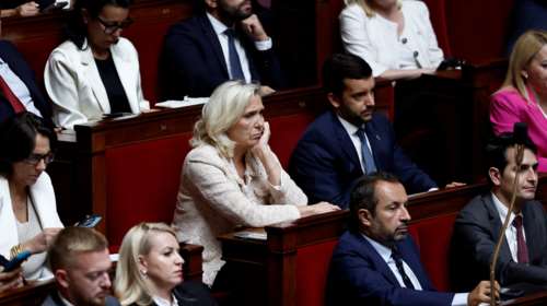 Η Λεπέν προτείνει επαναλειτουργία των οίκων ανοχής στη Γαλλία - Με αφεντικά τις ιερόδουλες