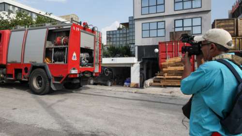 Εκρηξη σε συνεργείο σκαφών στον Αλιμο - Τρεις τραυματίες [εικόνες]