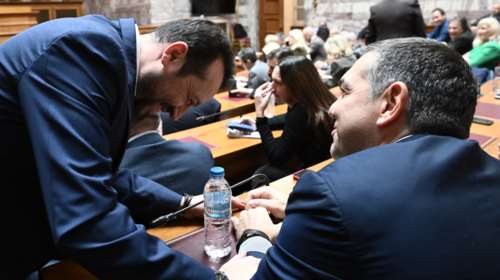 Ο Αλέξης Τσίπρας στηρίζει (ακόμα) τον Κασσελάκη - Η παρουσία του στην ΚΟ μήνυμα αποδοκιμασίας για Αχτσιόγλου &amp; Τσακαλώτο