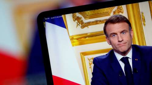 Ποιος φταίει για την κρίση στη Γαλλία: Η ρελάνς του Μακρόν, το διάγγελμα που δεν έπεισε και η σύγκριση με τη Νοτρ Νταμ