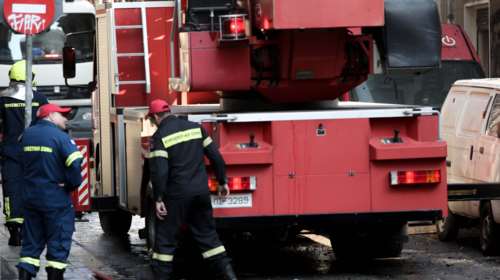 Φωτιά σε διαμέρισμα στους Αμπελόκηπους - Απεγκλωβίστηκε ηλικιωμένη με εγκαύματα