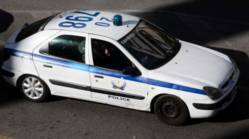 Θεσσαλονίκη: Ανήλικη ζούσε με 40 γάτες και τα περιττώματά τους - Συνελήφθη η μητέρα της