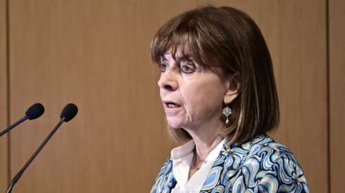Η Σακελλαροπούλου περιγράφει τις τελευταίες στιγμές του Σαββόπουλου: "Τον είδα πριν πεθάνει, ήταν πολύ γλυκός και ήρεμος"