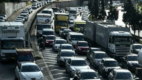 Τροχαίο στην Αττική οδό: Μποτιλιάρισμα και καθυστερήσεις - Πού έχει κίνηση