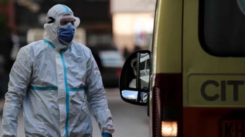 Κορονοϊός: Ο &quot;μύθος&quot; των ηλικιωμένων - 117 νεκροί κάτω των 65 ετών μέσα στον Νοέμβριο