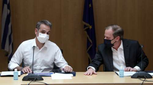 Μητσοτάκης και Καραμανλής μεταβαίνουν στα Τέμπη - Αναβλήθηκε η επίσκεψη του πρωθυπουργού στη Θεσσαλονίκη