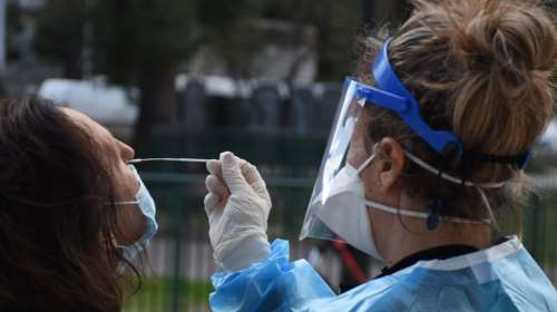 Συναγερμός για το "κοκτέιλ" μεταλλάξεων στην Πάτρα: Εντοπίστηκε βρετανική, ισπανική και νοτιοαφρικανική σε μόλις 82 δείγματα