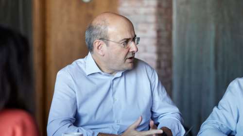 Χατζηδάκης: Ξεπαγώνουν οι συντάξεις, τέλος η εισφορά αλληλεγγύης, έρχεται νέα αύξηση στον κατώτατο μισθό