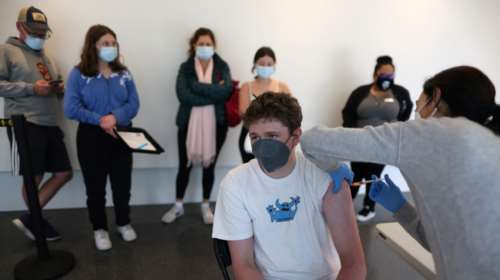 Εμβολιασμός: Ανοίγει σήμερα η πλατφόρμα για τα παιδιά από 12 ετών και πάνω
