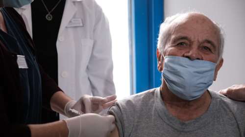 Έρευνα της ΠΟΕΔΗΝ: Αναλυτικά η κατάσταση ανά νησί για την πορεία των εμβολιασμών και τους γιατρούς