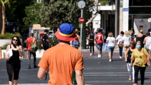 Κορονοϊός: Τα δύο σενάρια για επιστροφή των μέτρων από τον Σεπτέμβριο